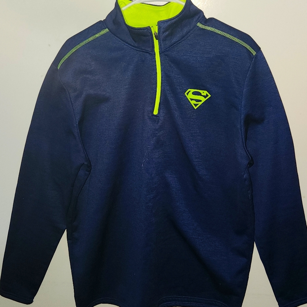 NWOT  Superman pullover. L